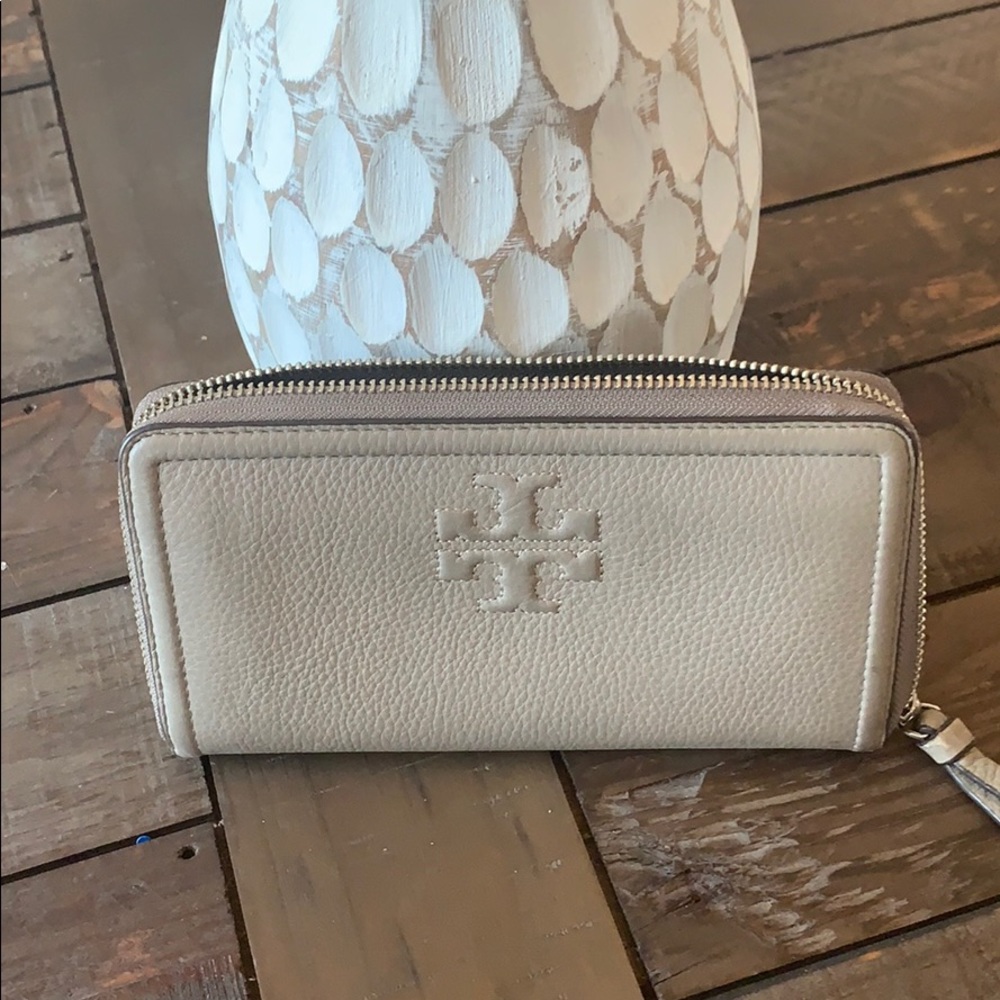 Tory Burch wallet